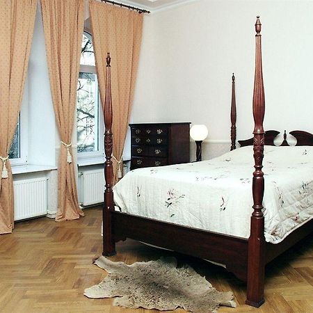 Hotel Pecherskie Lipki Kiew Exterior foto