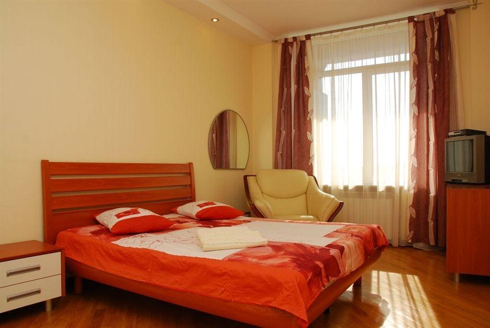 Hotel Pecherskie Lipki Kiew Exterior foto