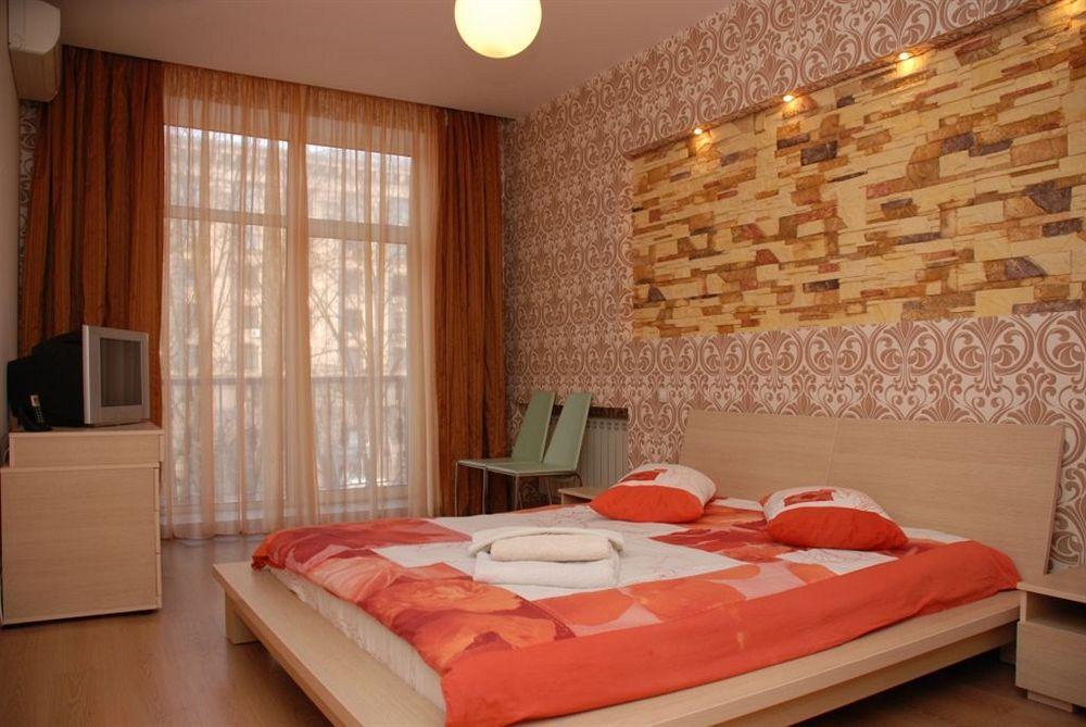 Hotel Pecherskie Lipki Kiew Exterior foto
