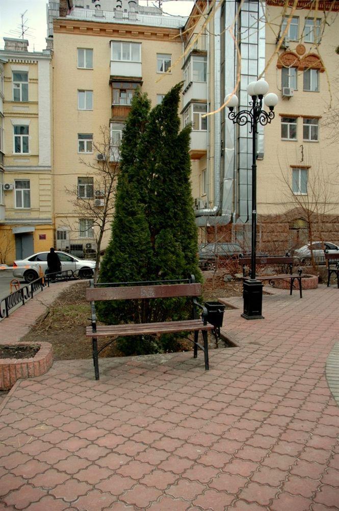 Hotel Pecherskie Lipki Kiew Exterior foto